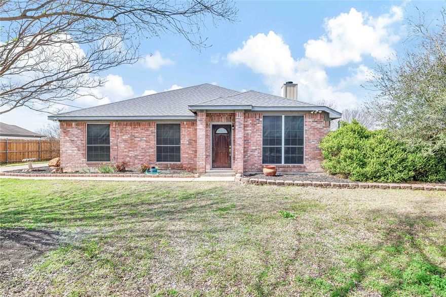 Peaceful country living with no HOA, just 35 minutes from downtown Dallas! This spacious home sits on nearly an acre, offering plenty of room to spread out. Inside, you’ll find an open, airy floor plan with a versatile bonus room perfect for a second living area or home office. The master suite includes a separate shower and relaxing garden tub. Enjoy the quiet, open space of country life — with city convenience close by!