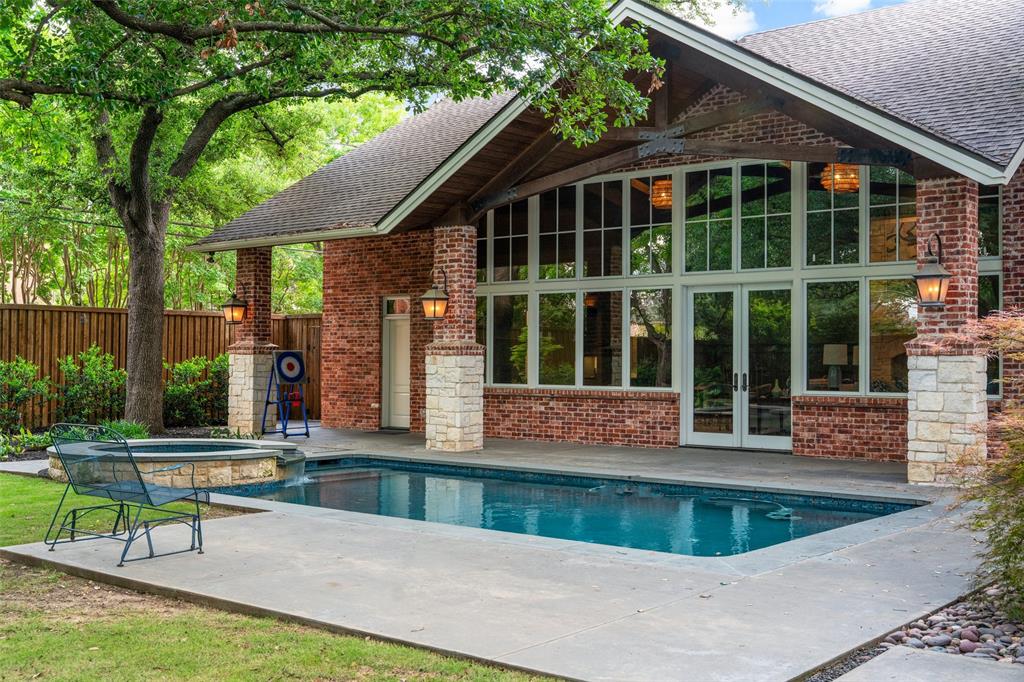 Royal Gardens - Residential