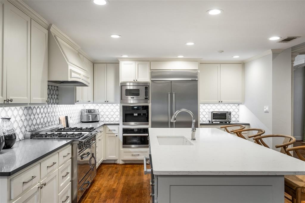 Royal Gardens - Residential