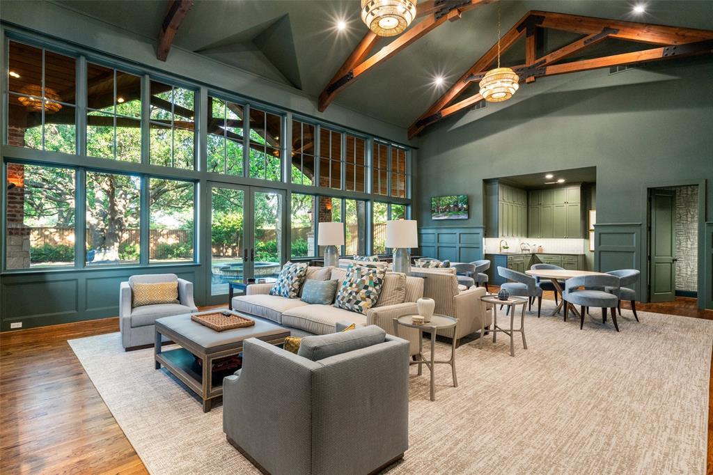 Royal Gardens - Residential