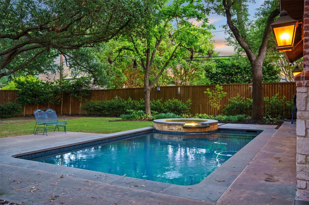 Royal Gardens - Residential