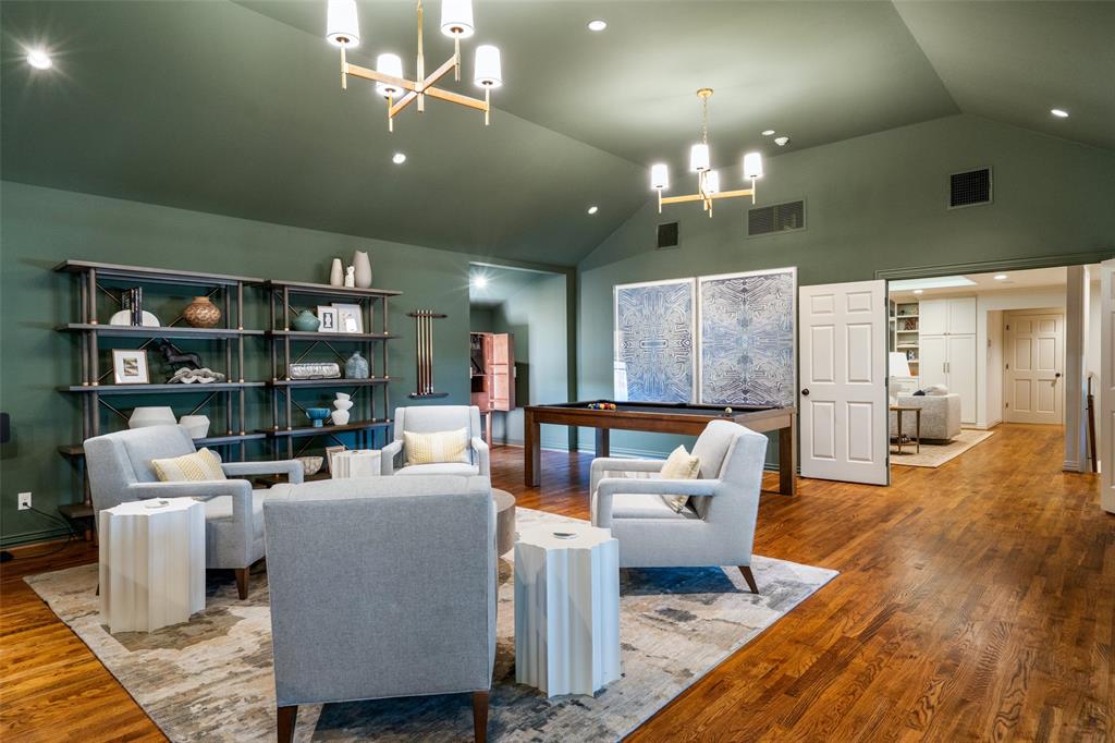 Royal Gardens - Residential