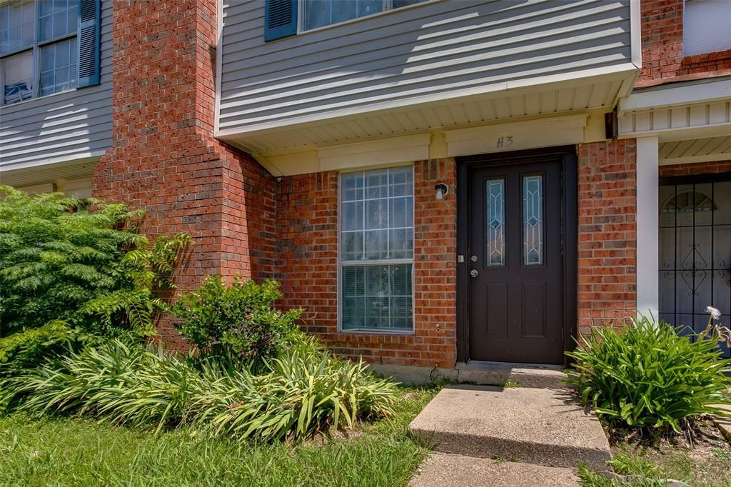 Photo of 10500 Lake June Rd #H03, Dallas, TX 75217 (MLS # 21125611)