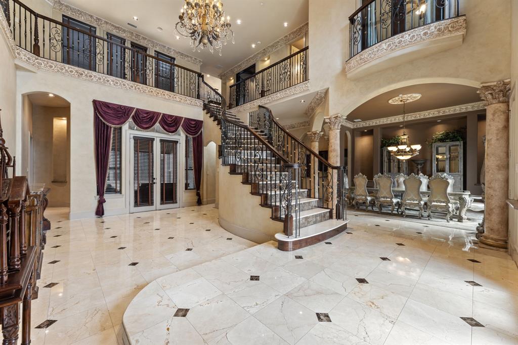 4648 Warwick Lane