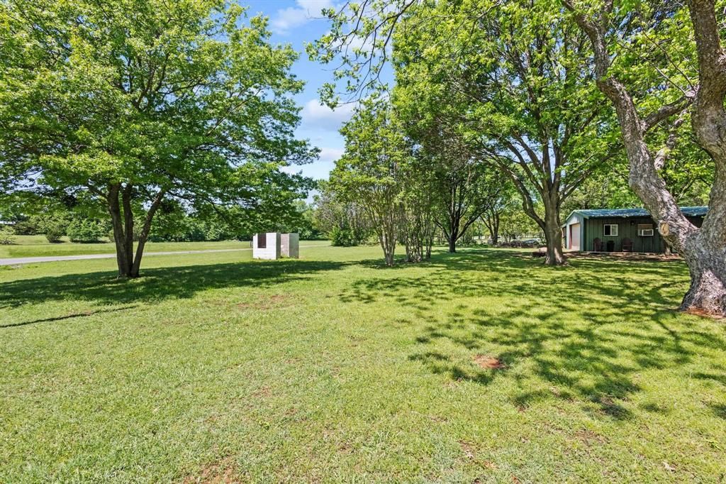 Photo of 336 Kirk Avenue, Pottsboro, TX 75076 (MLS # 21236949)