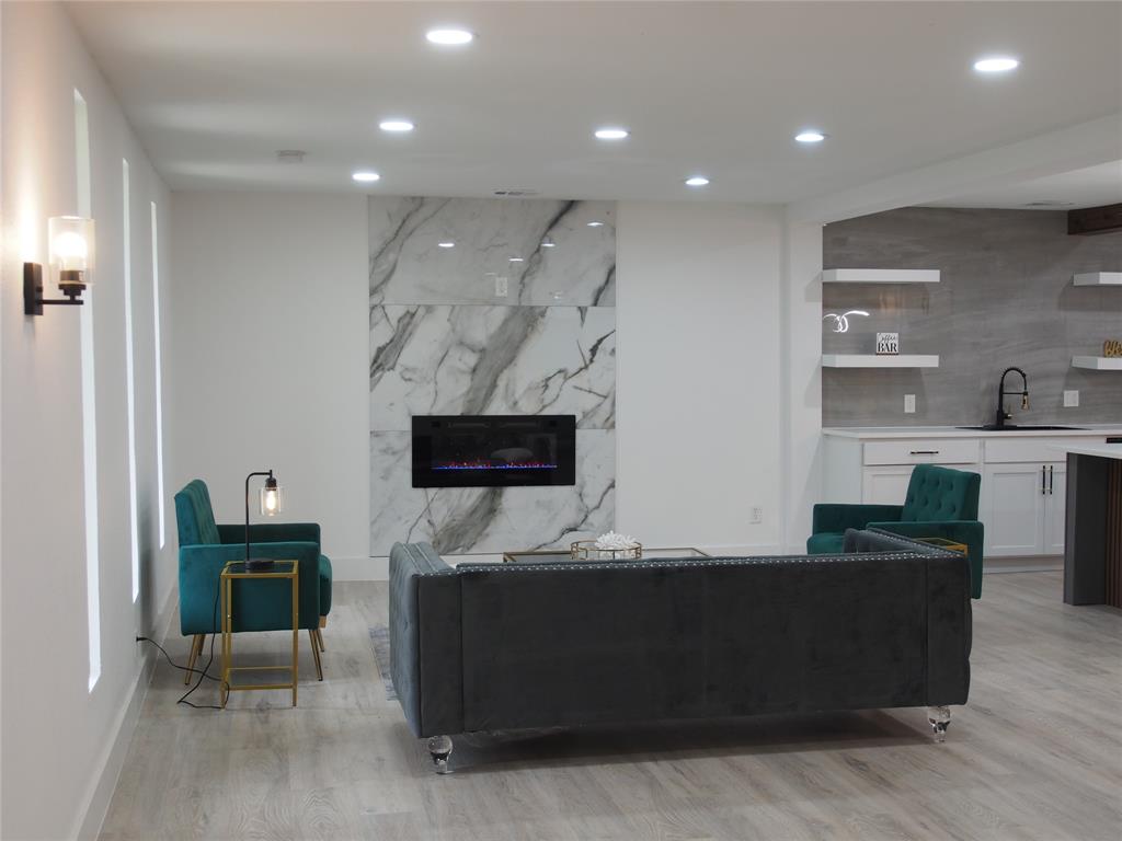 1703 Foster Drive
