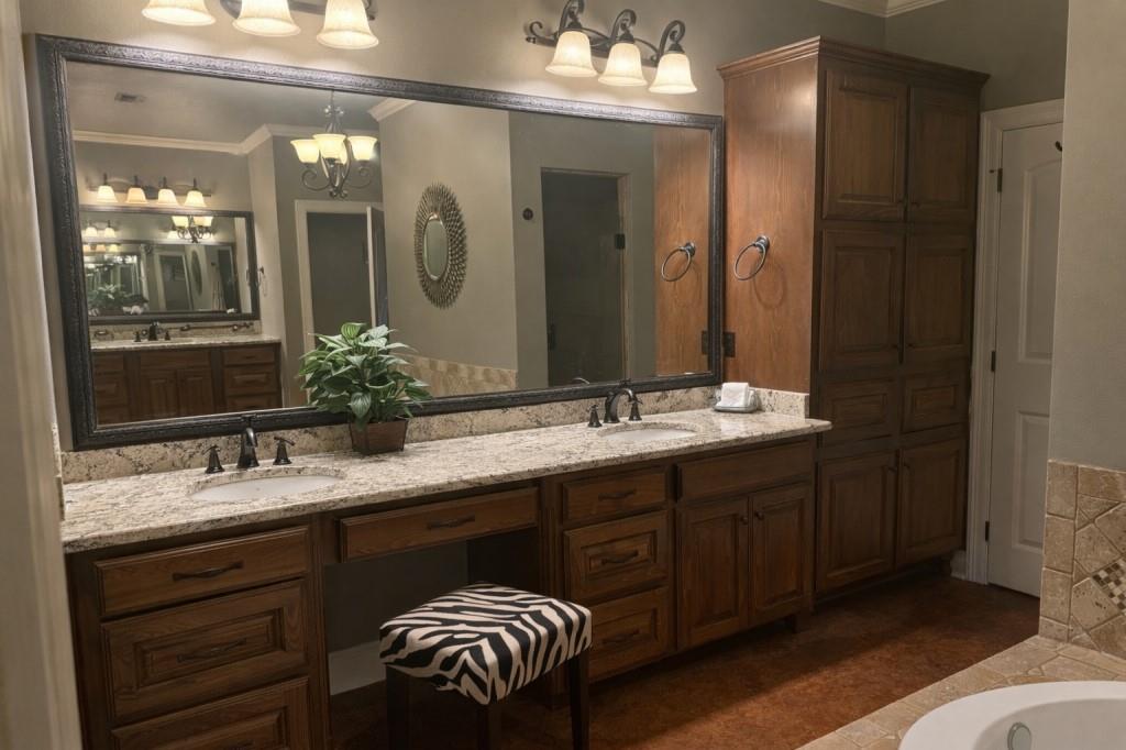 Leanin Oak #3 - Residential