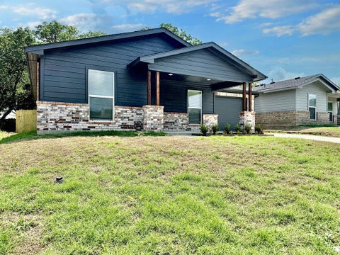 Photo of 2384 Miller Street, Denison, TX 75020 (MLS # 21388150)