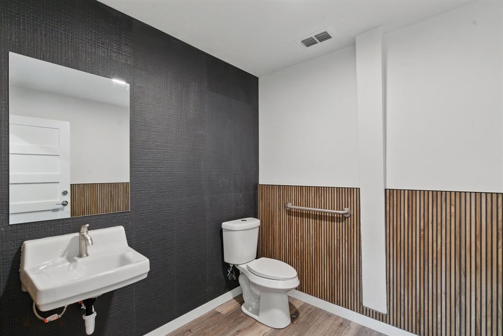 Weatherford Mini Ranch Estates - Commercial Lease