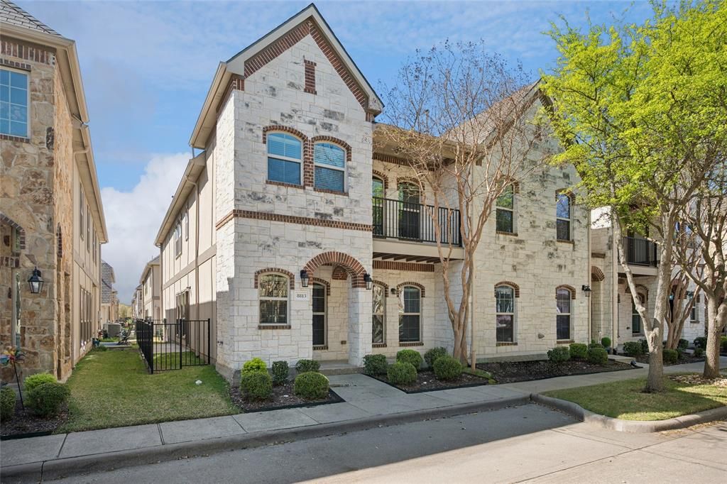 Photo of 8813 Whitehead Street, McKinney, TX 75070 (MLS # 21213748)