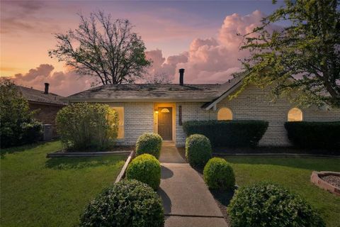 Photo of 5040 S Colony Boulevard, The Colony, TX 75056 (MLS # 21218386)