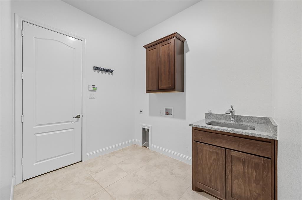 Grand Prairie, Texas 75052, United States, 4 Bedrooms Bedrooms, ,3 BathroomsBathrooms,Residential,Active,211675