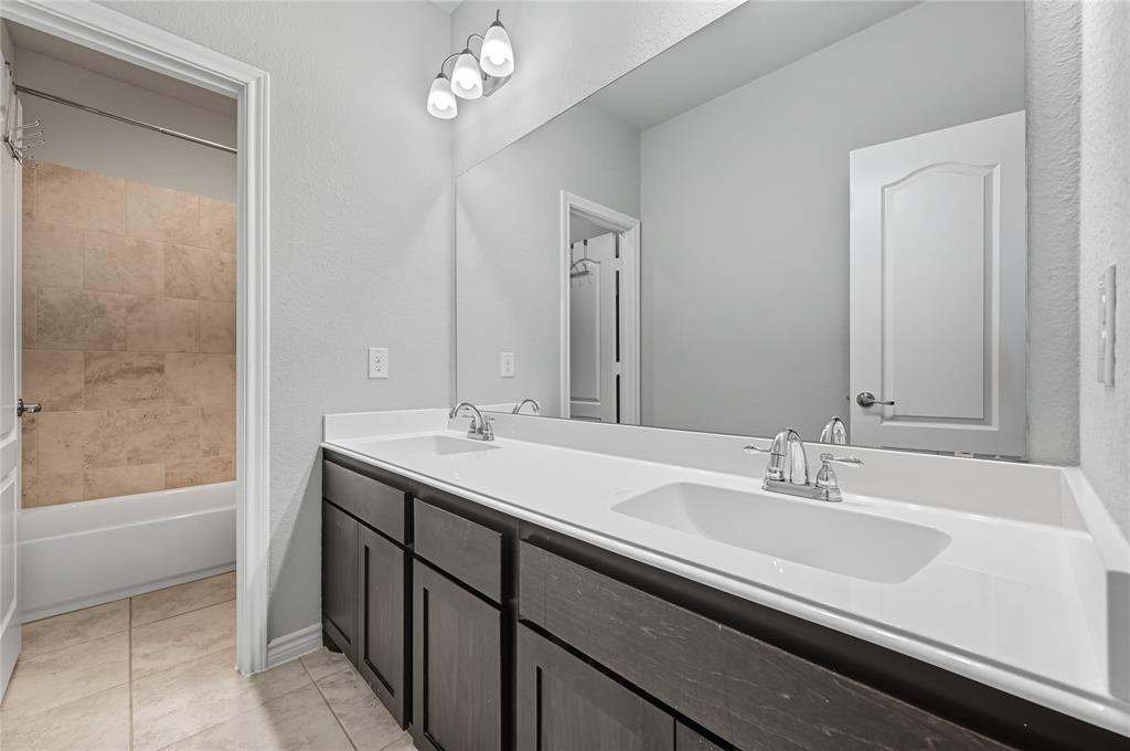 Grand Prairie, Texas 75052, United States, 4 Bedrooms Bedrooms, ,3 BathroomsBathrooms,Residential,Active,211675