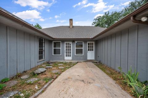 A home in Duncanville