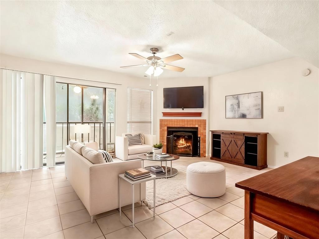 Cambridge Condos Ph 01 03 - Residential