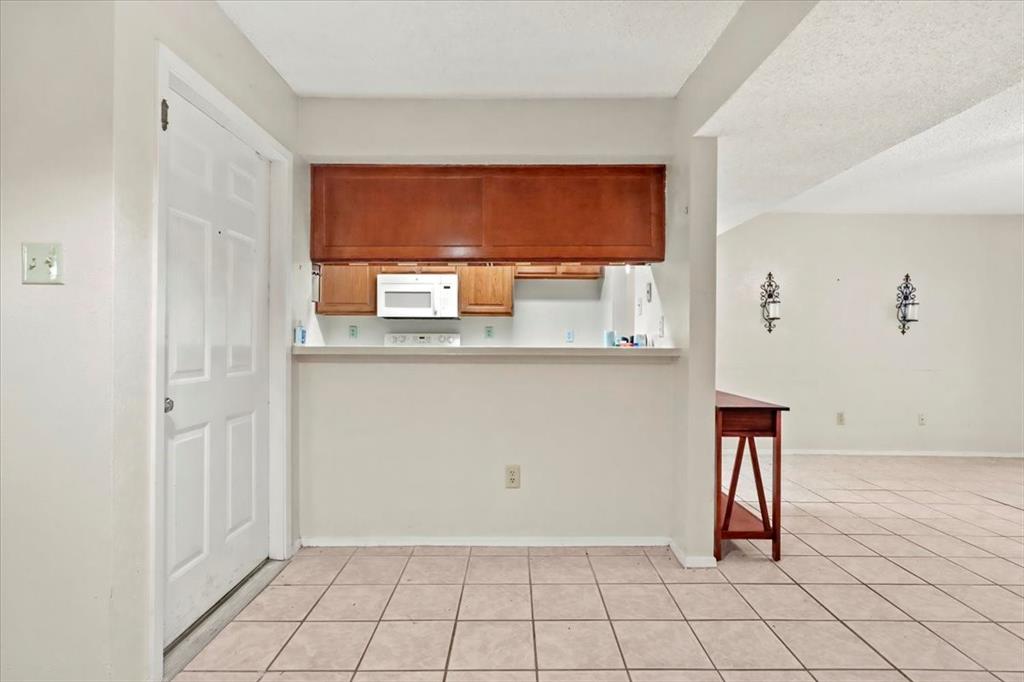 Cambridge Condos Ph 01 03 - Residential