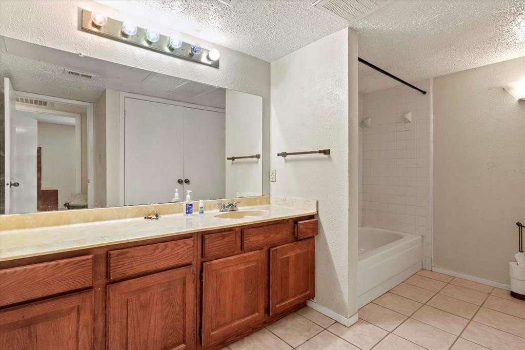 Cambridge Condos Ph 01 03 - Residential