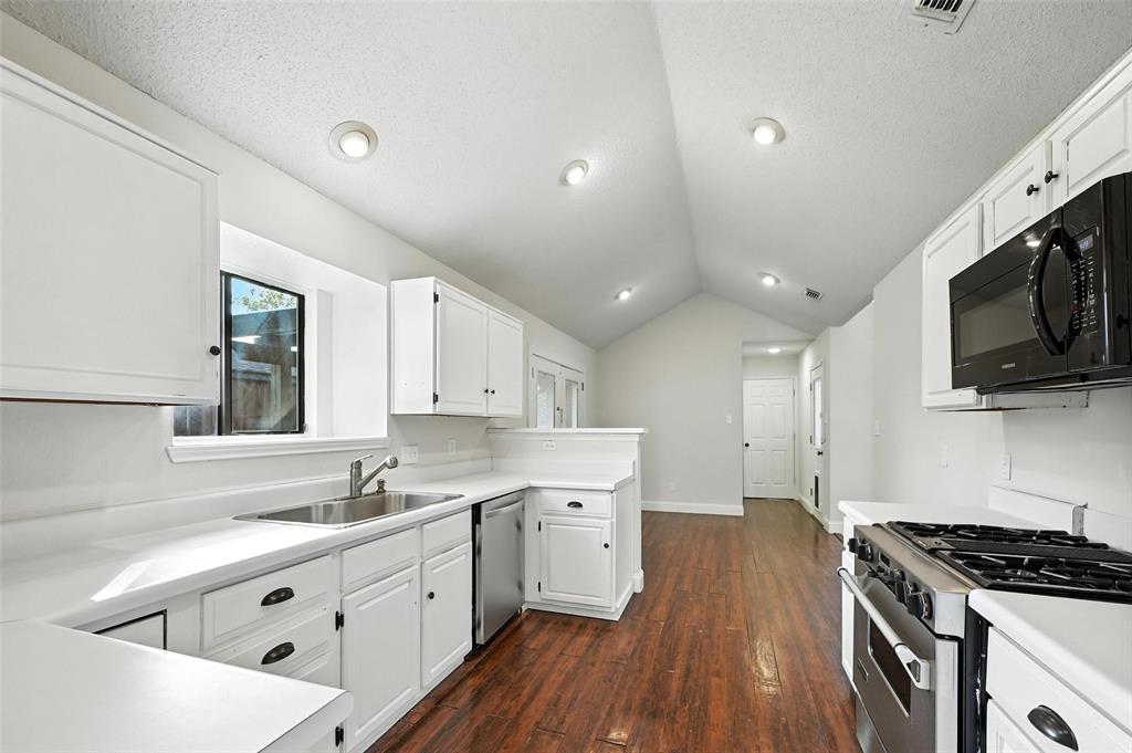 Flower Hill 06 - Residential