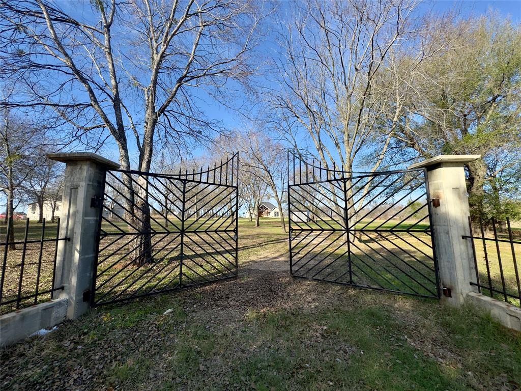 Spring Vly Acres - Residential