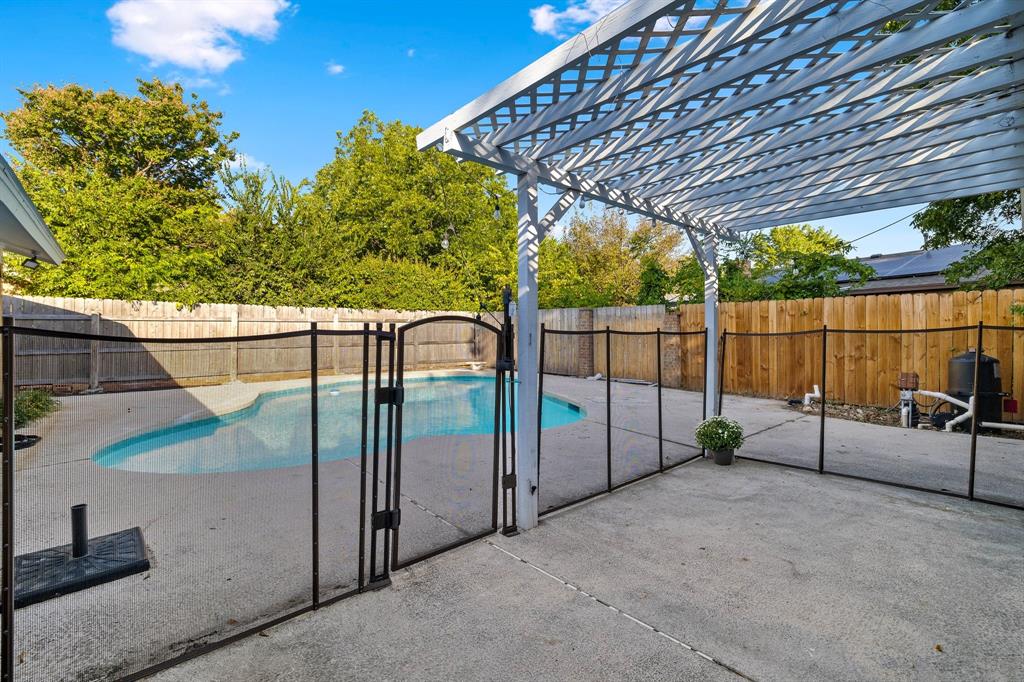 512 Saddle Ridge Lane