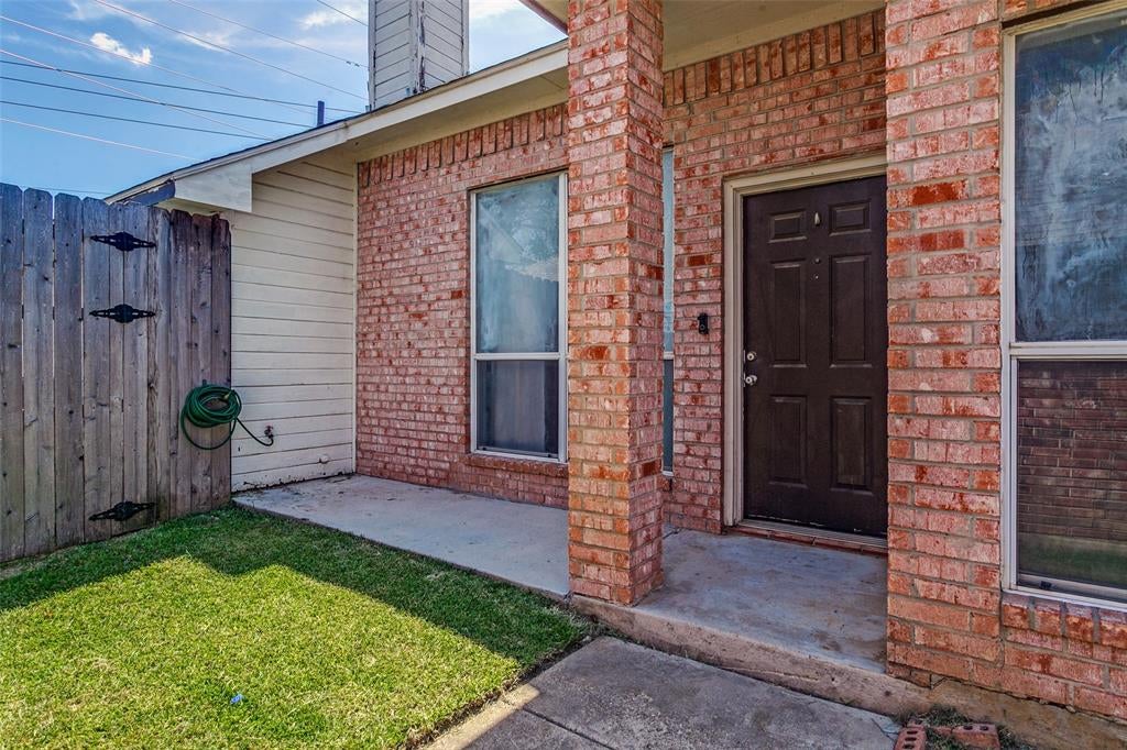 1228 Falcon Trail