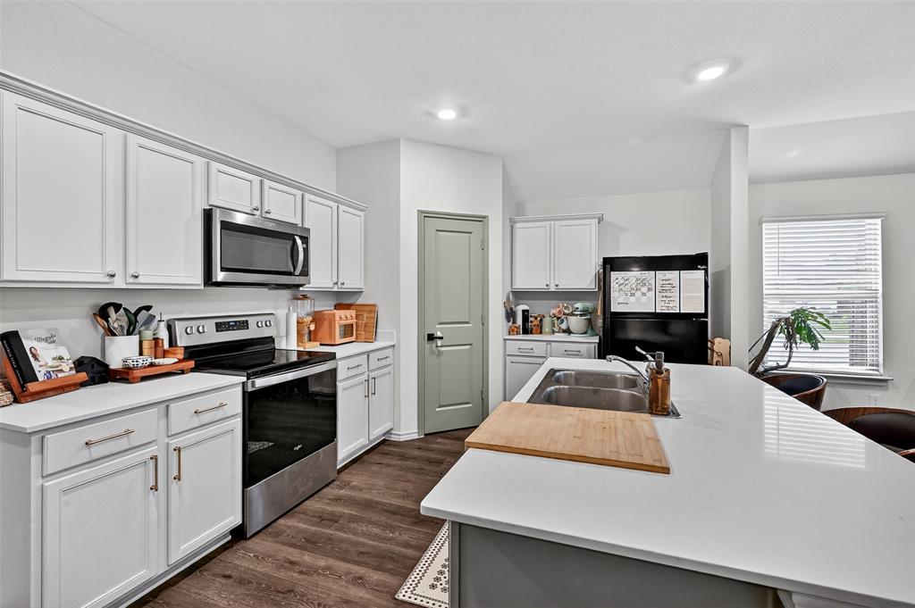 2806 Peony Drive