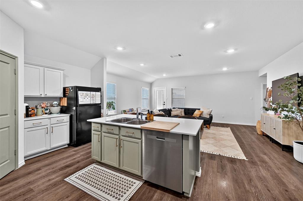 2806 Peony Drive