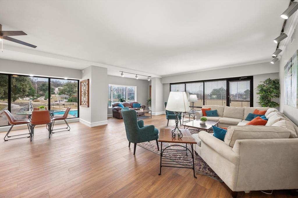 Reflection Bay Condo On Lake Arl - Residential