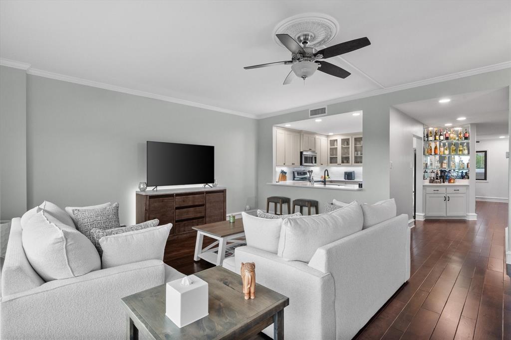 Reflection Bay Condo On Lake Arl - Residential