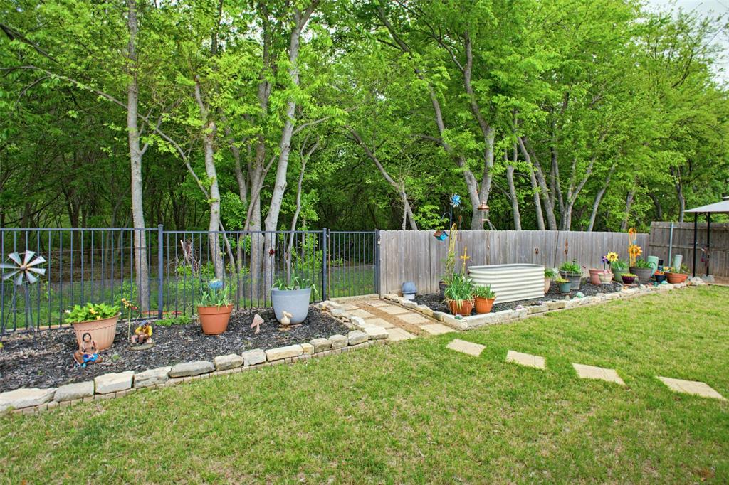 8 Whispering Bend Court