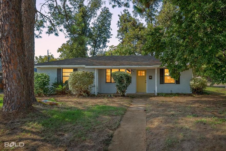 Discover this charming 3-bedroom, 1 bath residence nestled on a large, corner lot in the desirable Broadmoor-Anderson Island area.  Step into a spacious living room and large kitchen dining area where there is ample room to live, entertain, and grow.  Plenty of space for outdoor activities in the almost third of an acre lot.  Or just relax by the in-ground while you are checking out your brand new, large, shingled storage building. This home is just minutes from Barksdale AFB, interstate and all of the great shopping, dining and amenities that Shreveport has to offer.