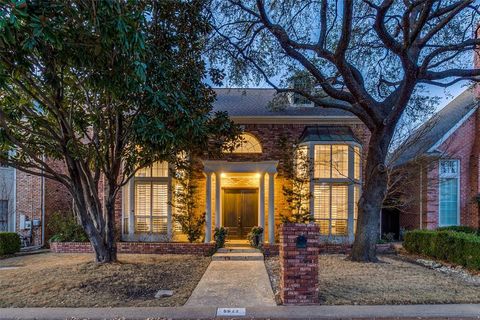 Photo of 5822 Preston Fairways Drive, Dallas, TX 75252 (MLS # 21195963)