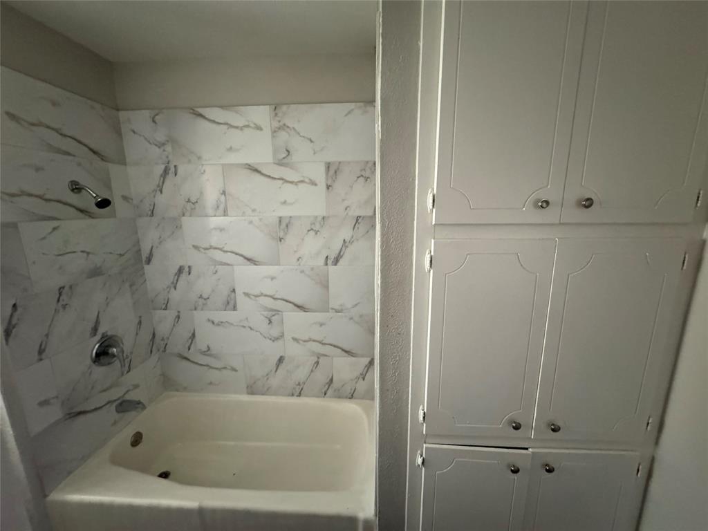 Astor Heights Add - Residential Lease