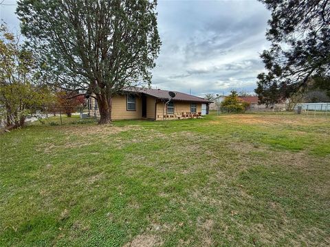 A home in Mineral Wells