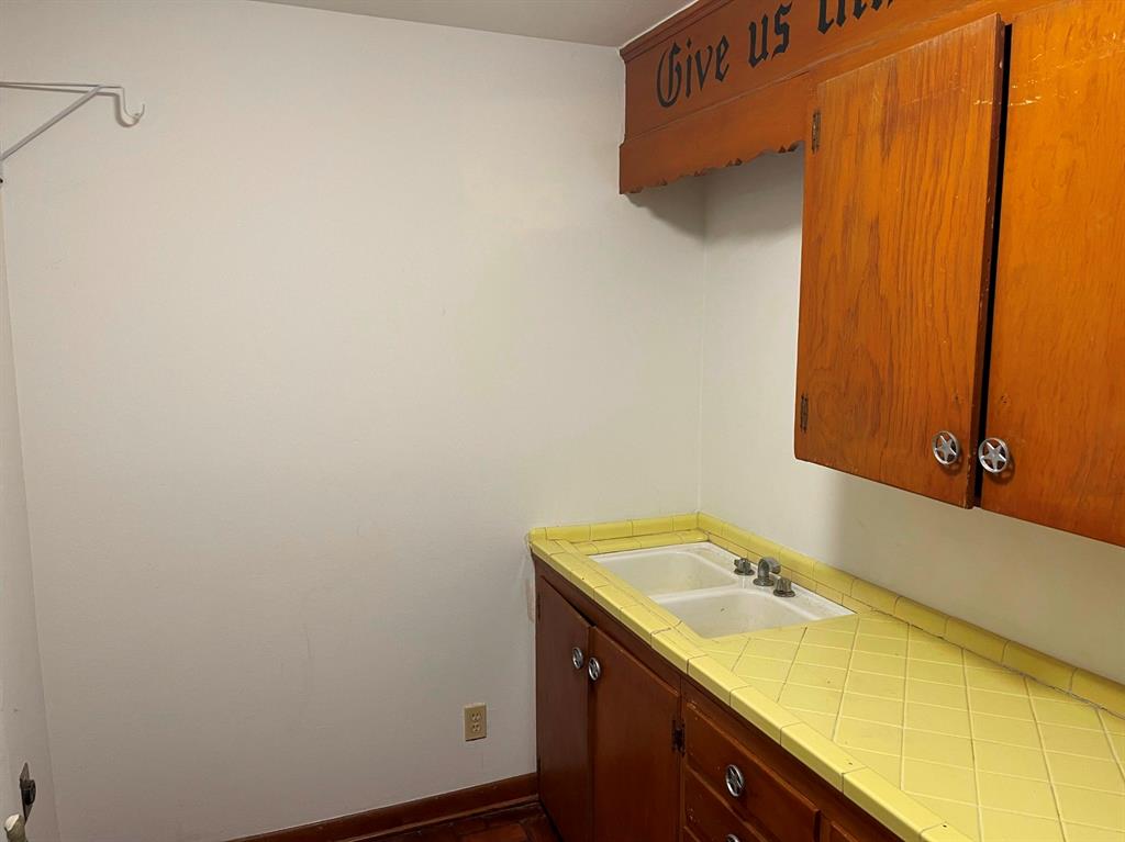 Park Hlnds Add - Commercial Sale