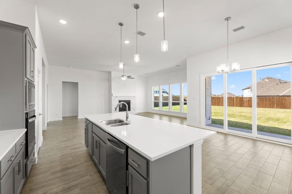 Lake Breeze - Residential