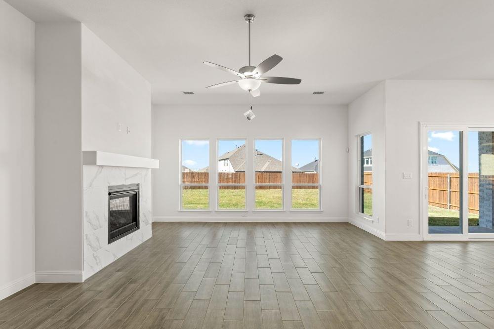 Lake Breeze - Residential