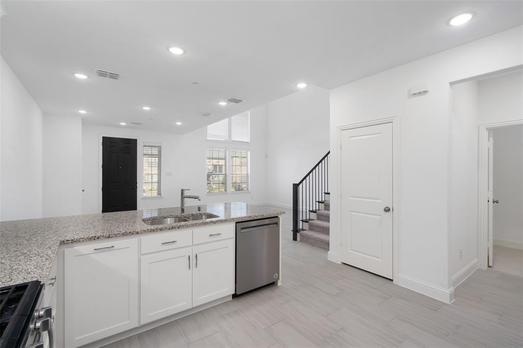 7307 Sideoats Gama Street