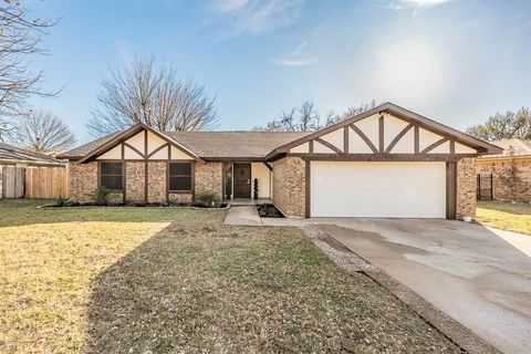 227 Norwich Drive Hurst TX 76054