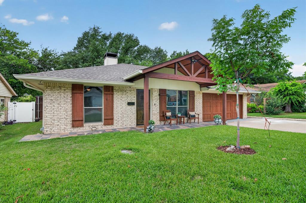 527 Falling Leaves Drive