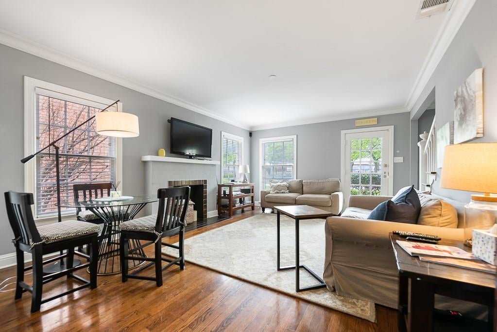 3119 Mockingbird Lane