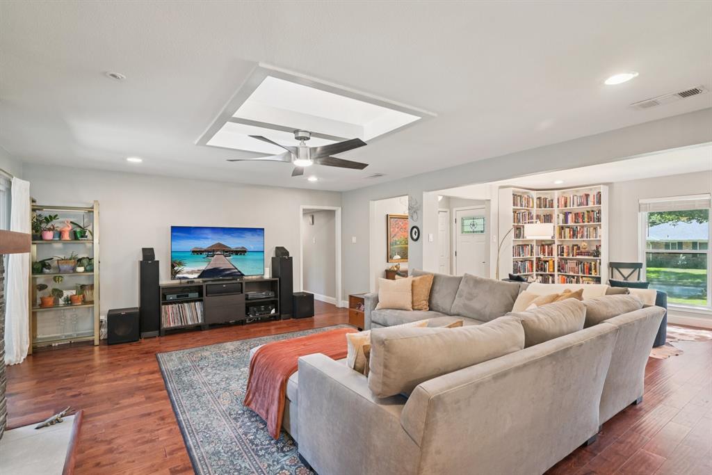 1122 PARKHAVEN Drive