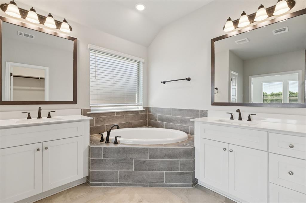 Oaks of North Grove - Residential