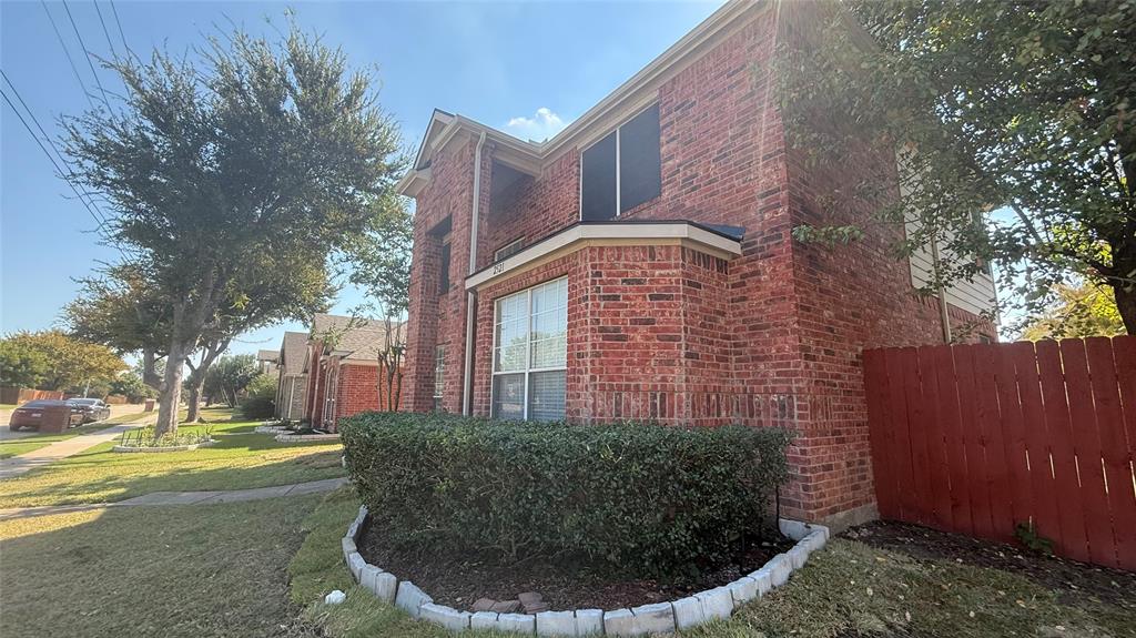 North Brook Estates II - Residential Lease