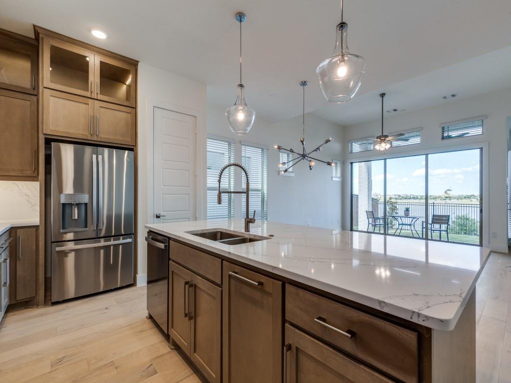 Lakeside Viridian Collins East - Residential Lease