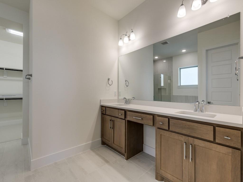 Lakeside Viridian Collins East - Residential Lease