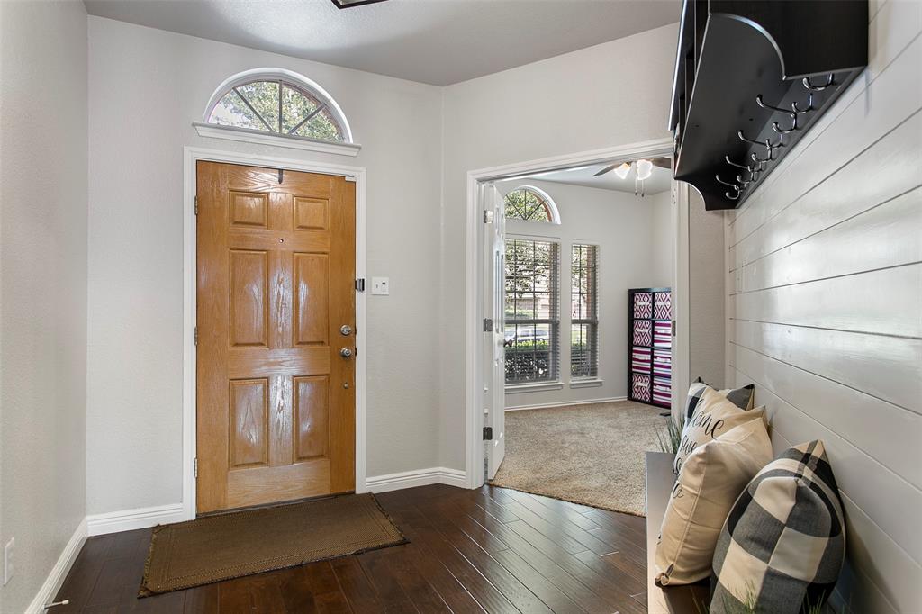 2328 Moccassin Lane