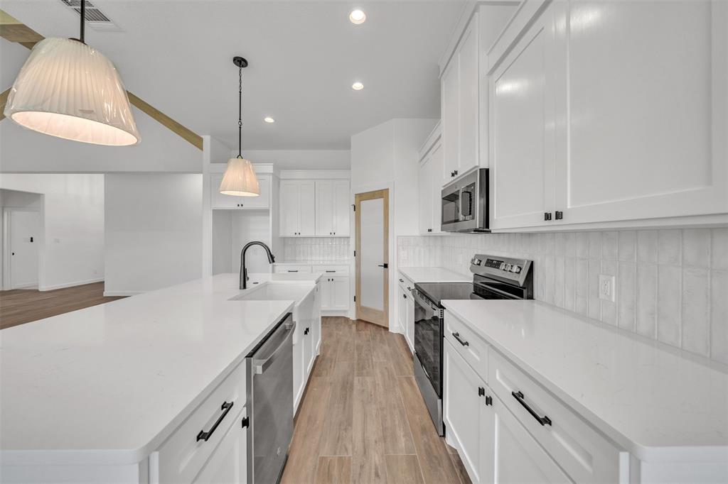 9012 Valley Oak Court