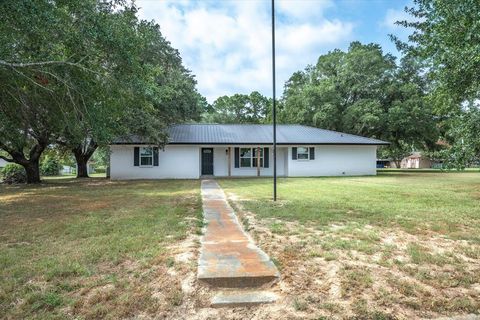 A home in Grand Saline