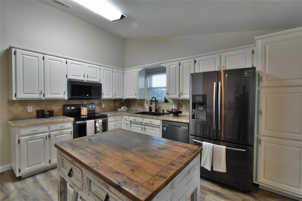 8906 Pleasant Hill Drive